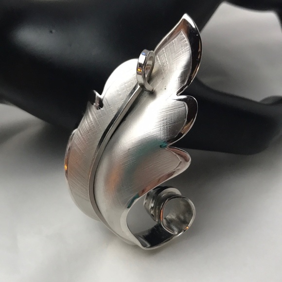 Giovanni Jewelry - Vintage Giovanni brooch